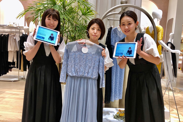 Action 11 マルイのレンタルドレス Dreni でオンライン接客がスタート Recent Action この指とーまれ 丸井グループ Maruigroup Website